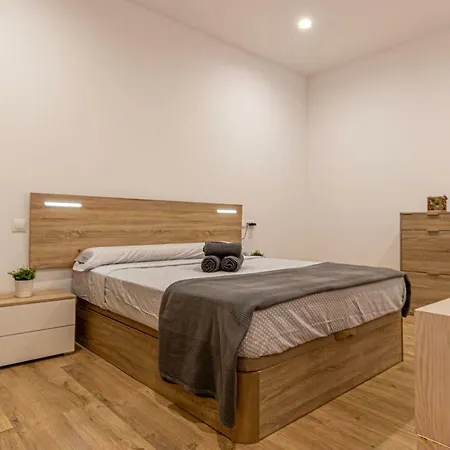 Moderno Piso En La Carihuela A Un Paso De La Playa *