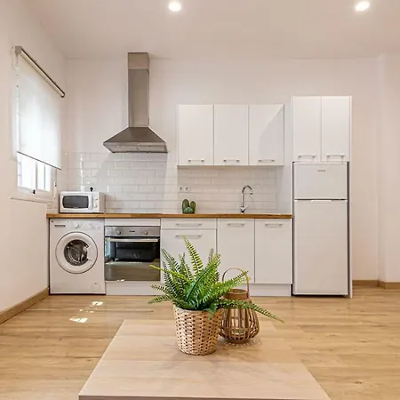 Moderno Piso En La Carihuela A Un Paso De La Playa